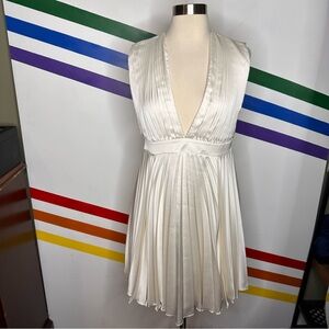 Abercrombie and Fitch pleated white dress size Medium Tall